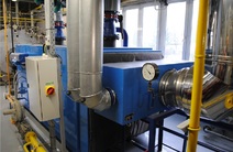 A VENTOS exhaust gas heat exchanger of an output of 93 kW is installed on the Logano SK 745 boiler flue duct